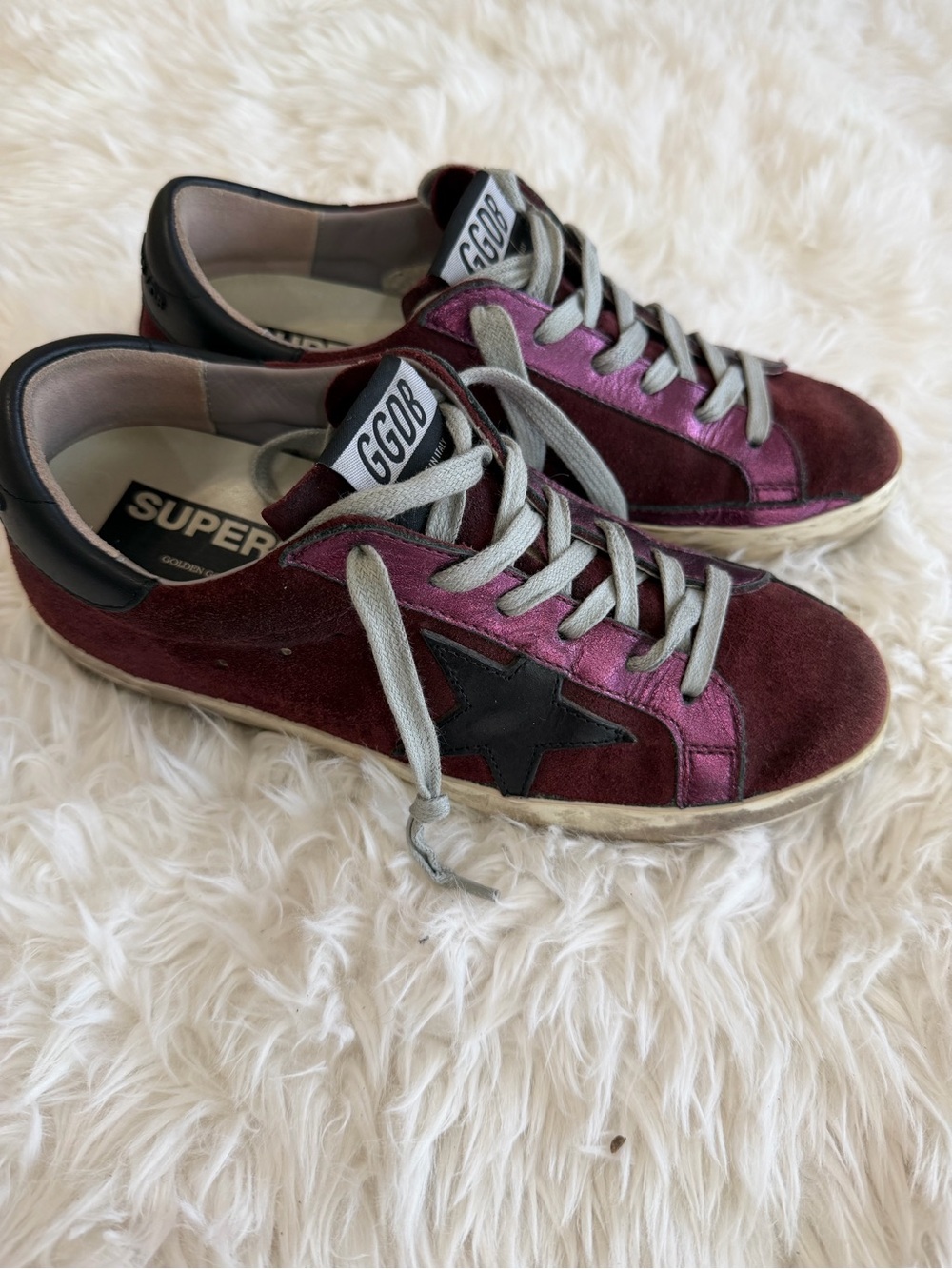 Golden Goose GGDB Super-Star SSTAR
Burgundy Suede Size 36 US 6